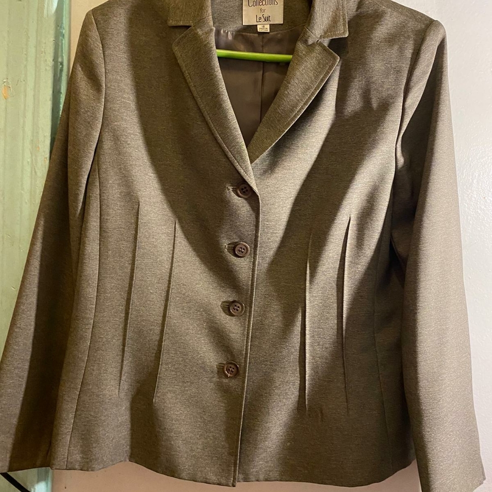 Women's suit